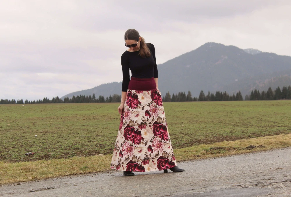 Dlhá sukňa bežovo-vínové ruže veľ. S-M