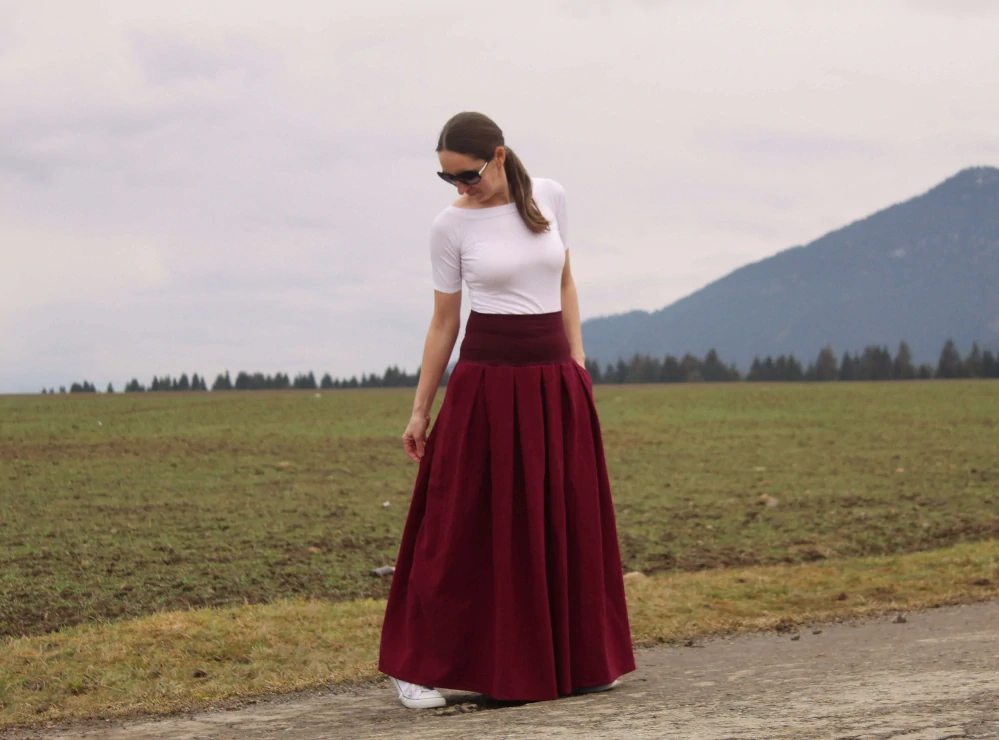 Dlhá skladaná ľanová sukňa vínová