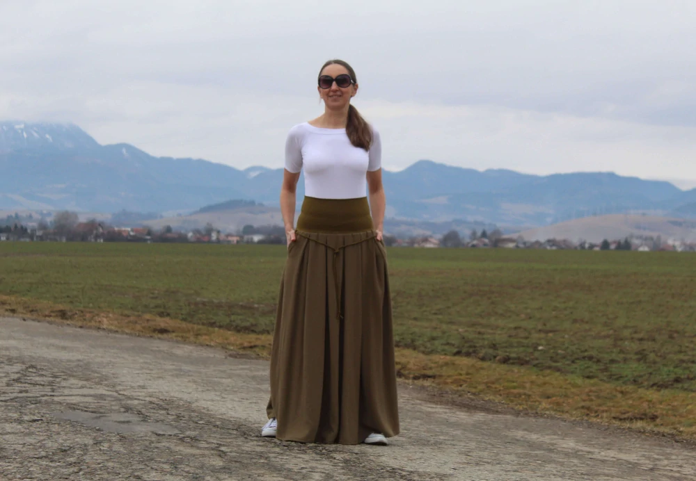 Dlhá skladaná ľanová sukňa khaki