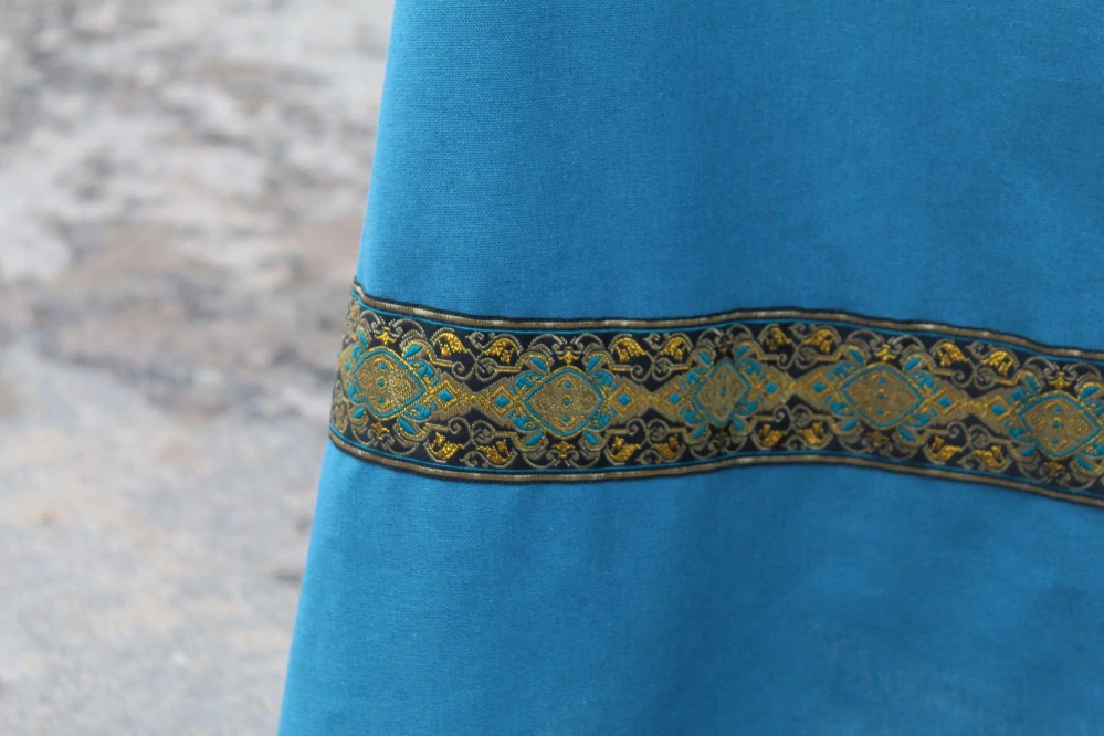 Dlhá tyrkysová ľanová sukňa so stuhou veľ. M