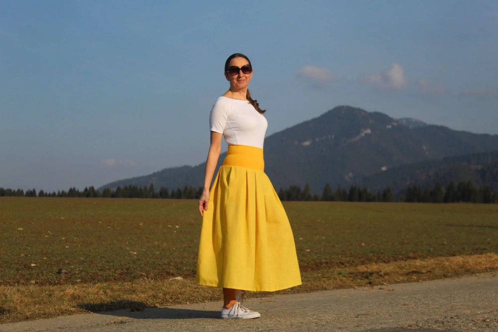 Žltá skladaná ľanová sukňa veľ. S-M