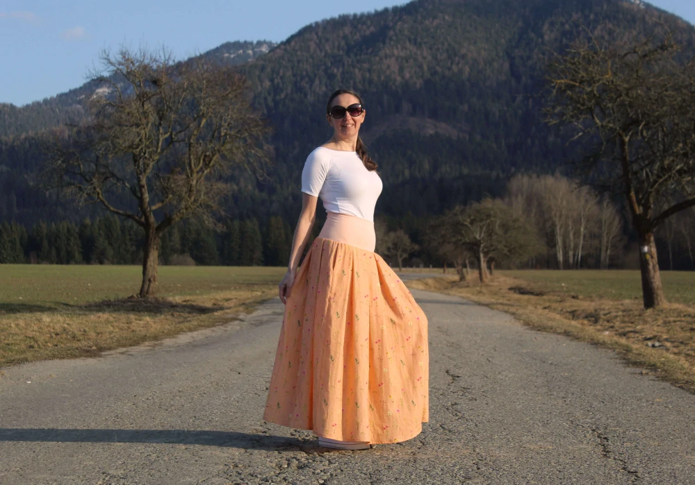 Mušelínová sukňa dlhá – marhuľová s drobnými kvetmi