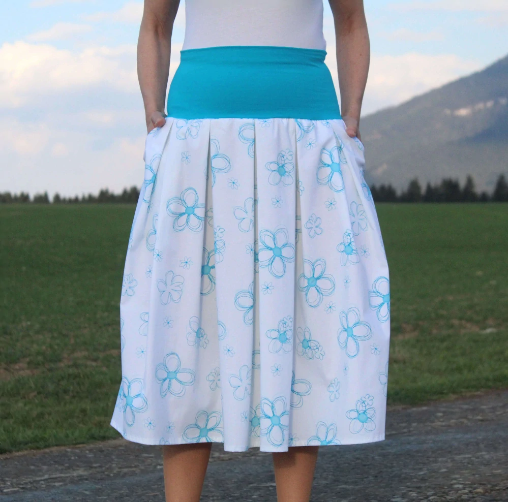 Trojštvrťová sukňa s kvetinovým vzorom – bielo-tyrkysová veľ.M