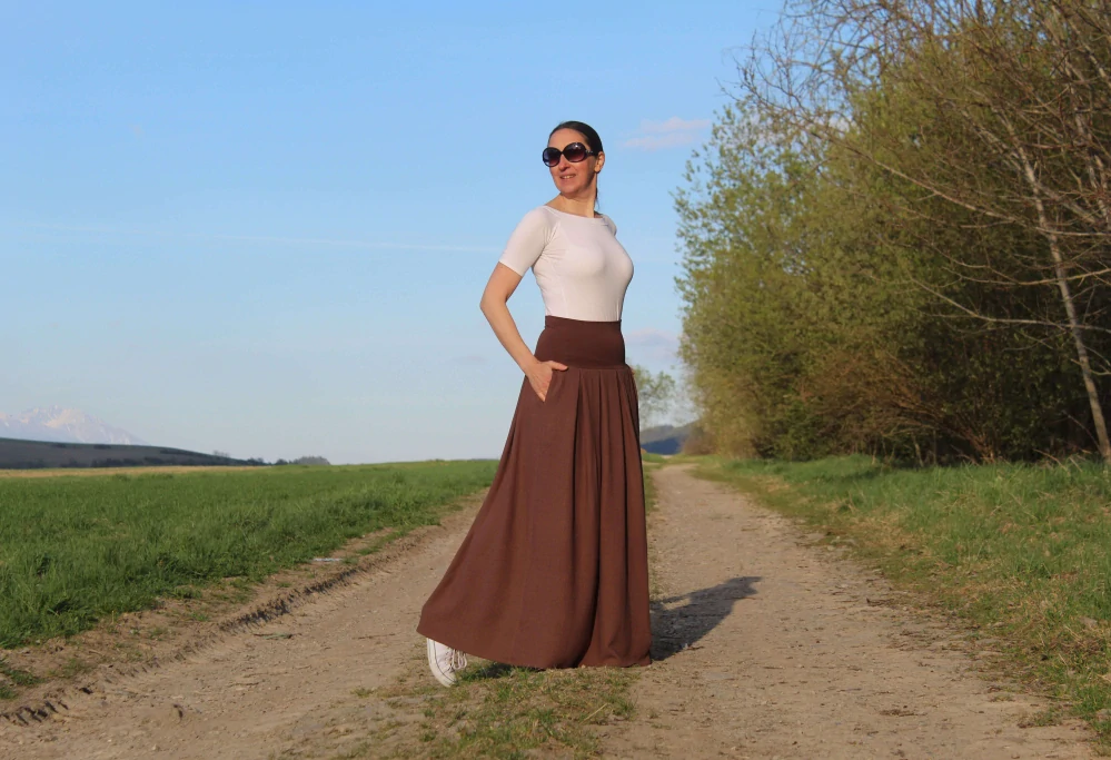 Dlhá skladaná ľanová sukňa hnedá