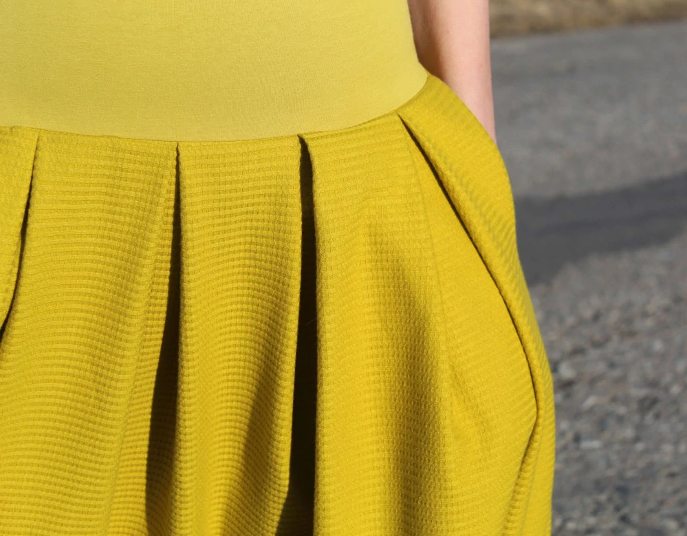 Žltozelená úpletová sukňa