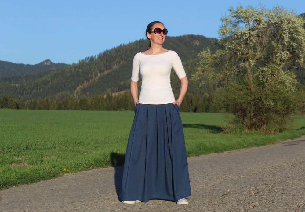 Dlhá tmavomodrá ľanová skladná sukňa