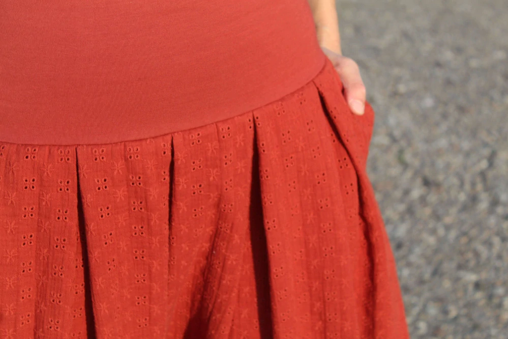 Mušelínová sukňa "tehlová madeira"