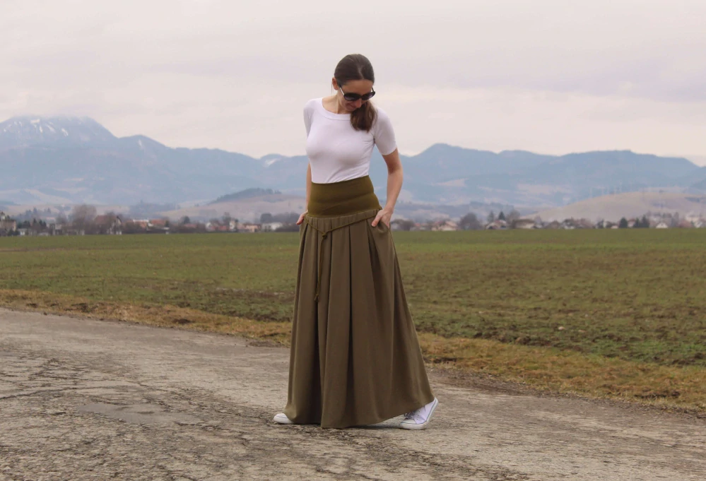 Dlhá skladaná ľanová sukňa khaki