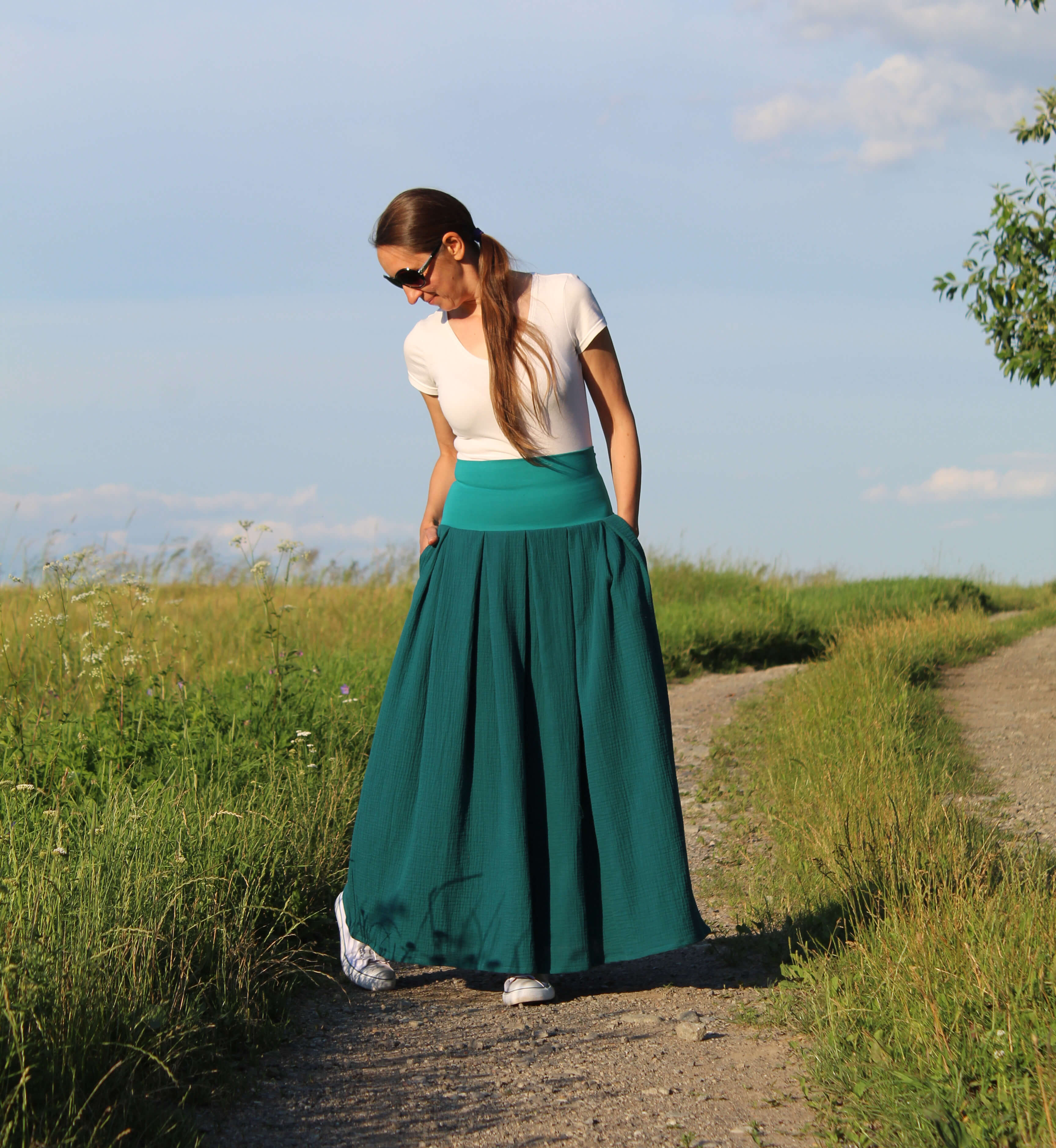 Mušelínová tyrkysová skladaná sukňa