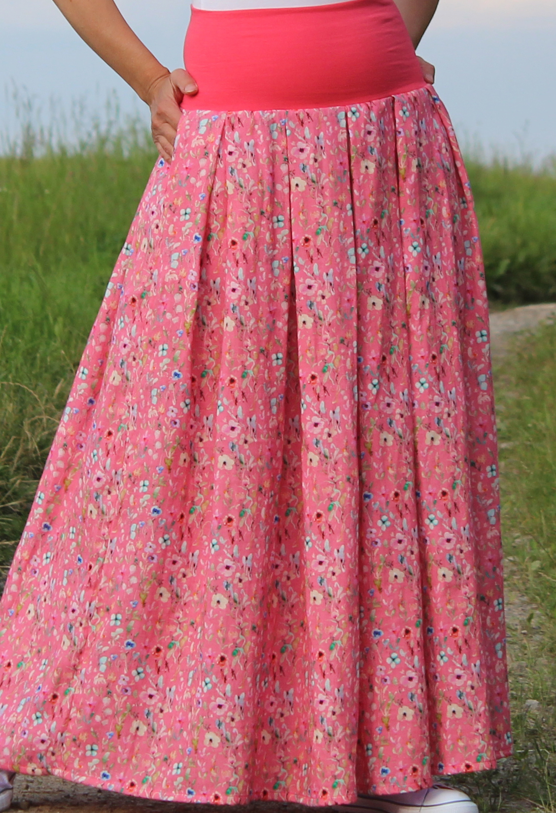 Mušelínová skladaná sukňa ružová s kvetinami