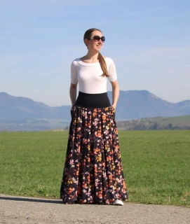 Viskózová sukňa čierno-oranžovo-žltá