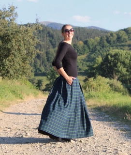 Dlhá skladaná sukňa modro-zelené káro