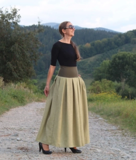 Dlhá svetlozelená skladaná sukňa