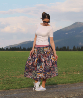 Trojštvrťová modrá bavlnená skladaná sukňa s kvetinovým vzorom