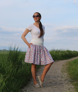 Bavlnená riasená sukňa šedá s ružami